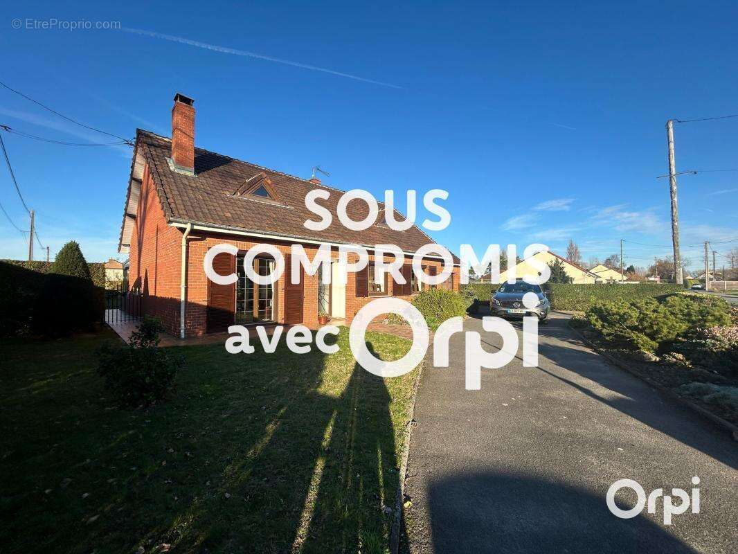 Maison à OYE-PLAGE
