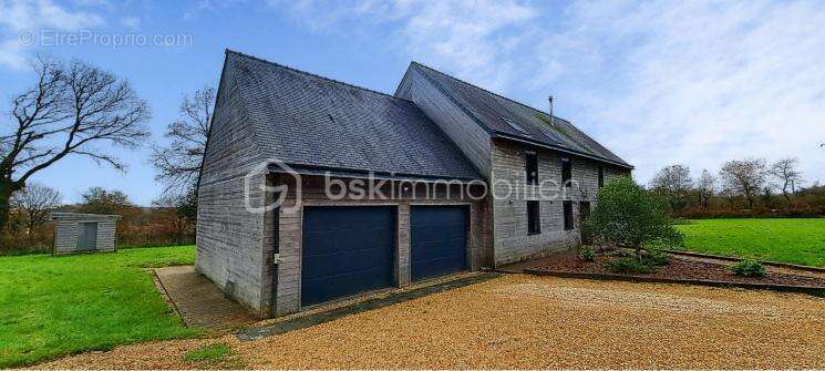 Maison à POULLAOUEN