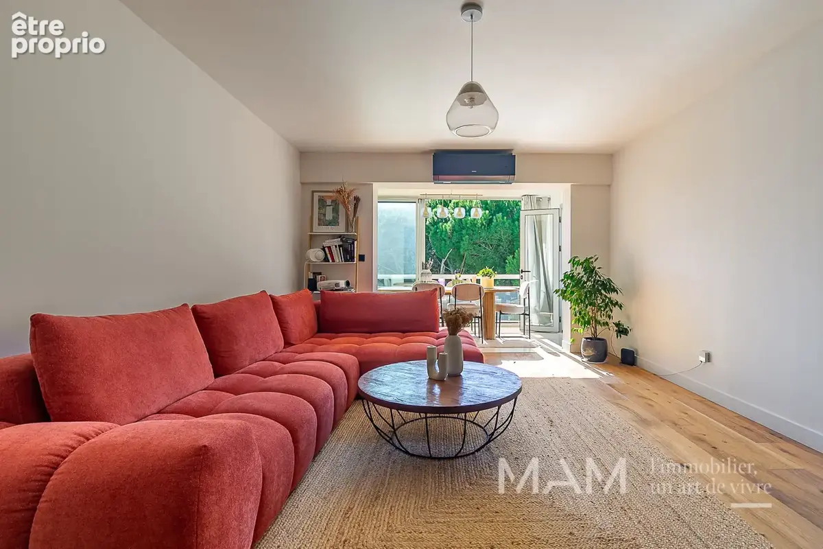 T3 78 m2 avec toit-terrasse 72 m2 et vue collines - photo 8