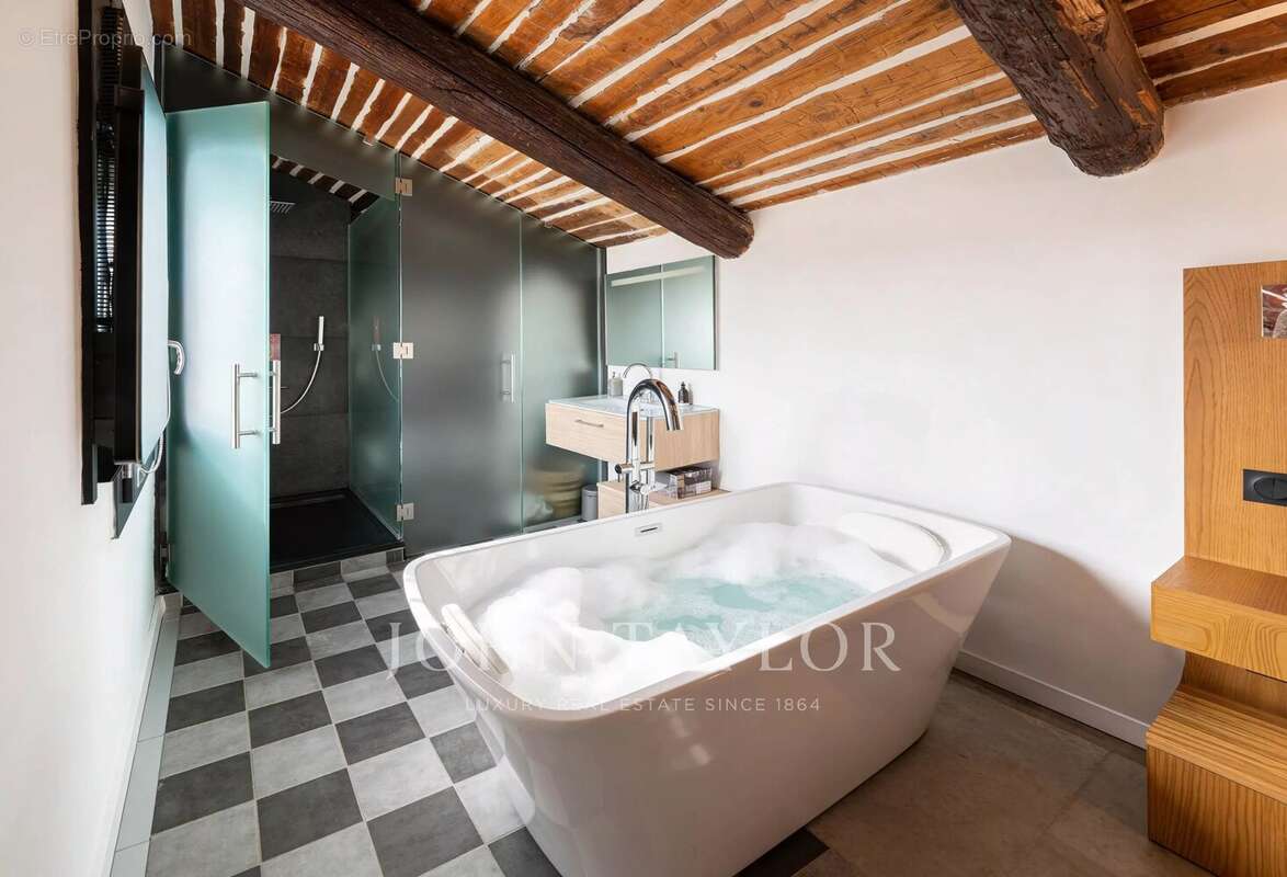 Appartement à AIX-EN-PROVENCE