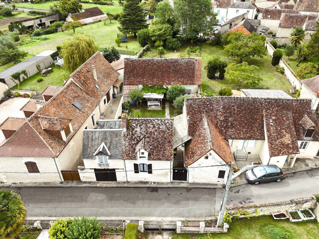 Maison à YZEURES-SUR-CREUSE