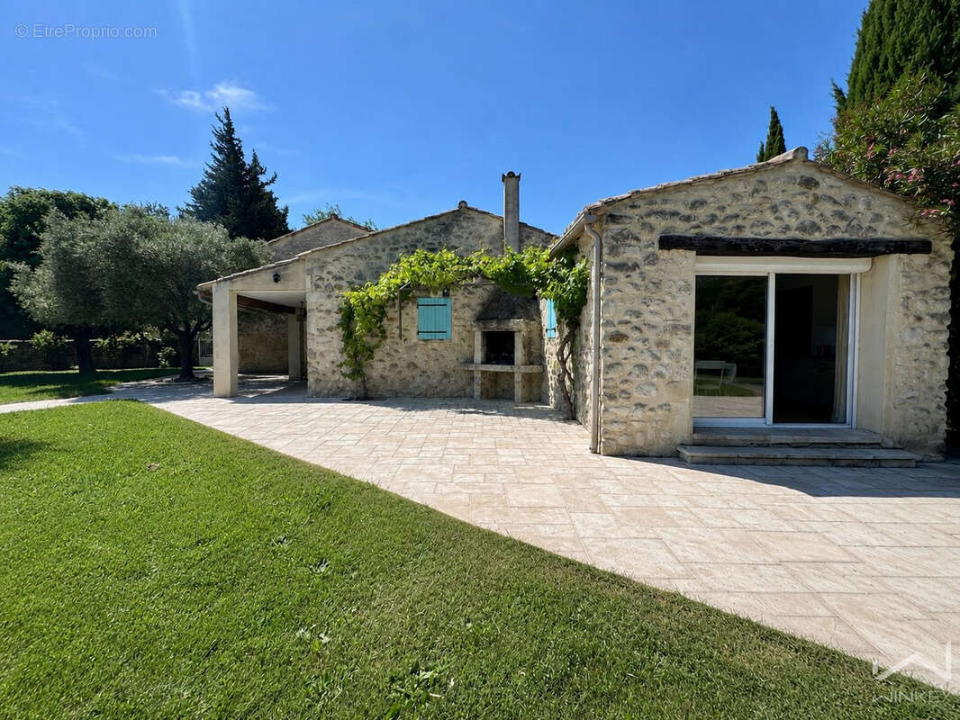 Maison à SAINT-RESTITUT