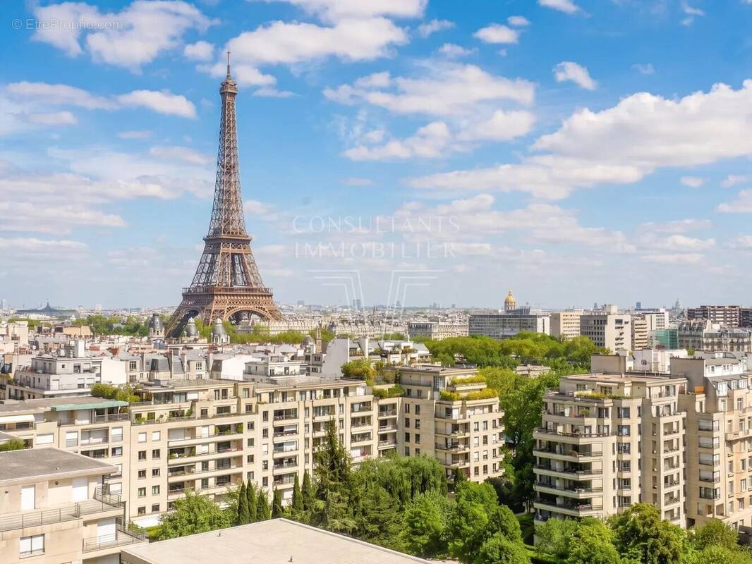 Appartement à PARIS-16E