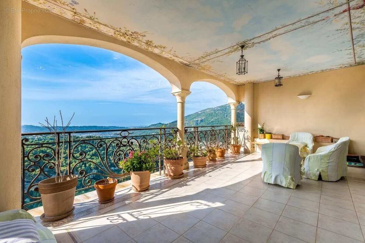 Maison de caractère 8P/ 354 m² – Vue panoramique / 6 suites / appartement 2P indépendant / terrain 1041 m² / 25 min de Nice - photo 5