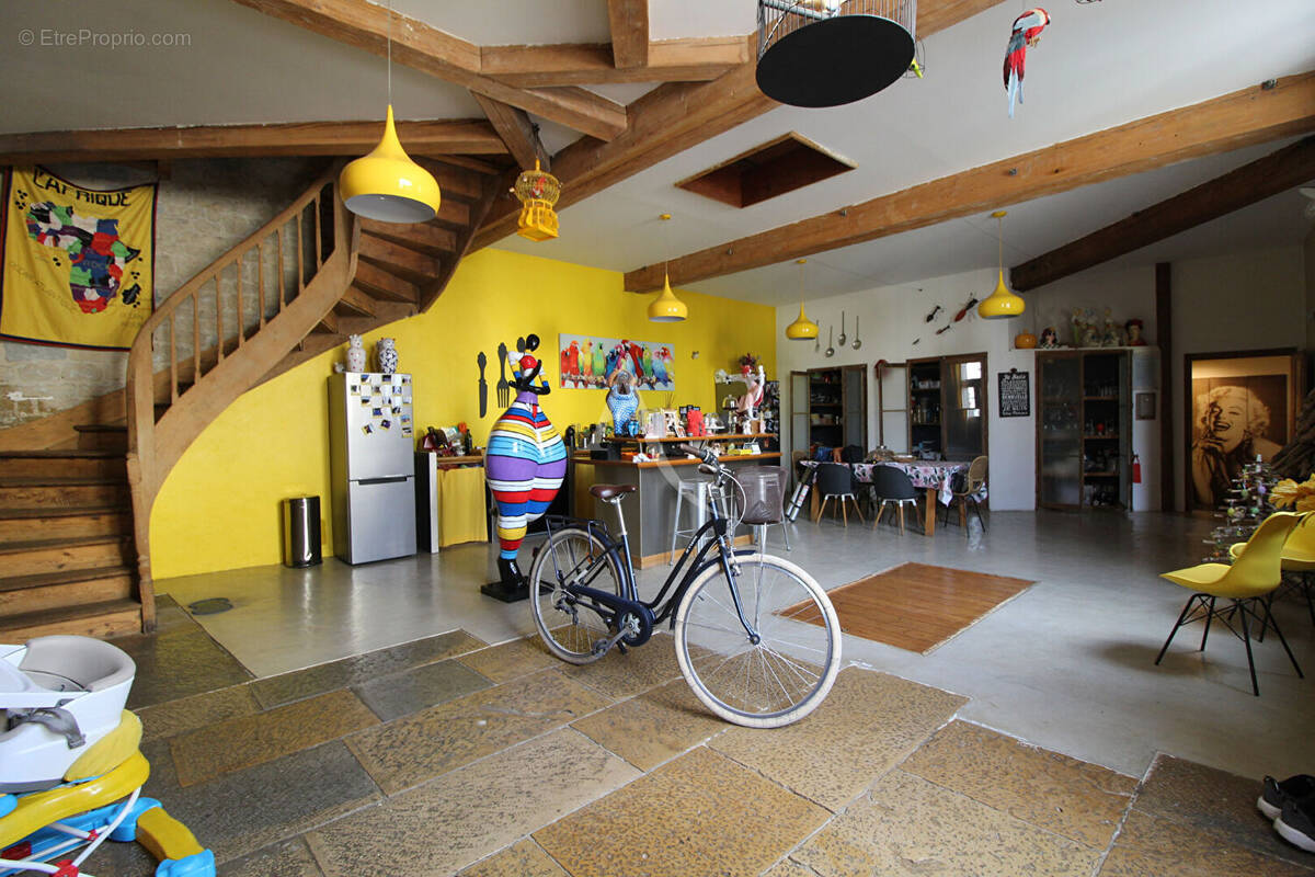 Maison 7 pièces 271 m² · à Dijon · 271,4 m² · 690 000 €