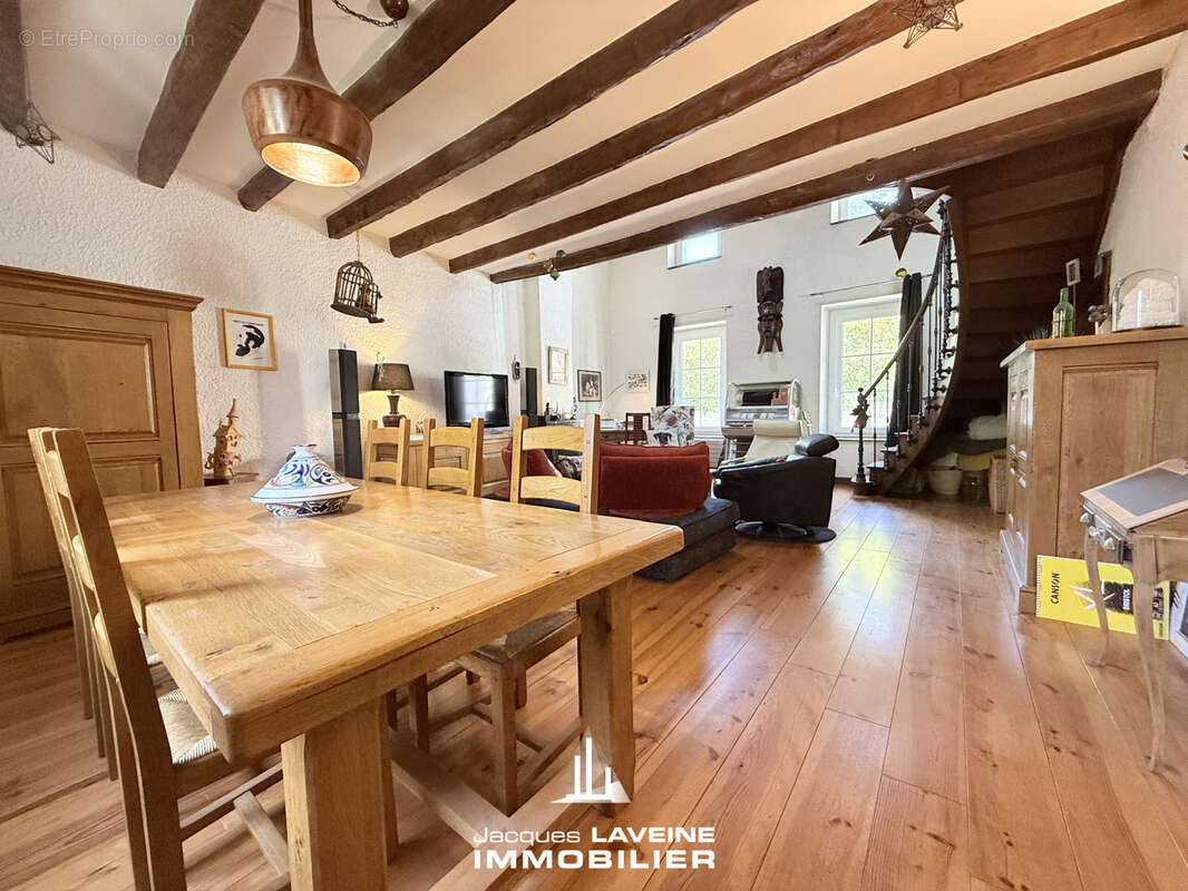 Maison à ARS-SUR-MOSELLE