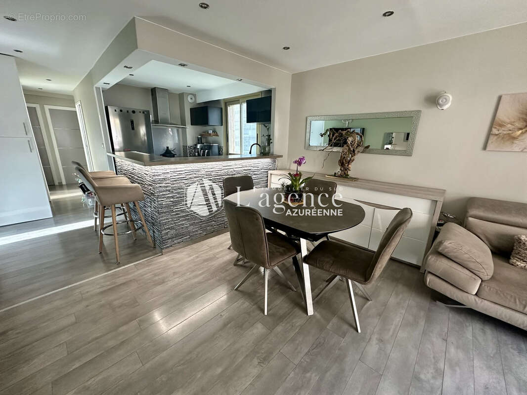 Appartement à SAINT-LAURENT-DU-VAR