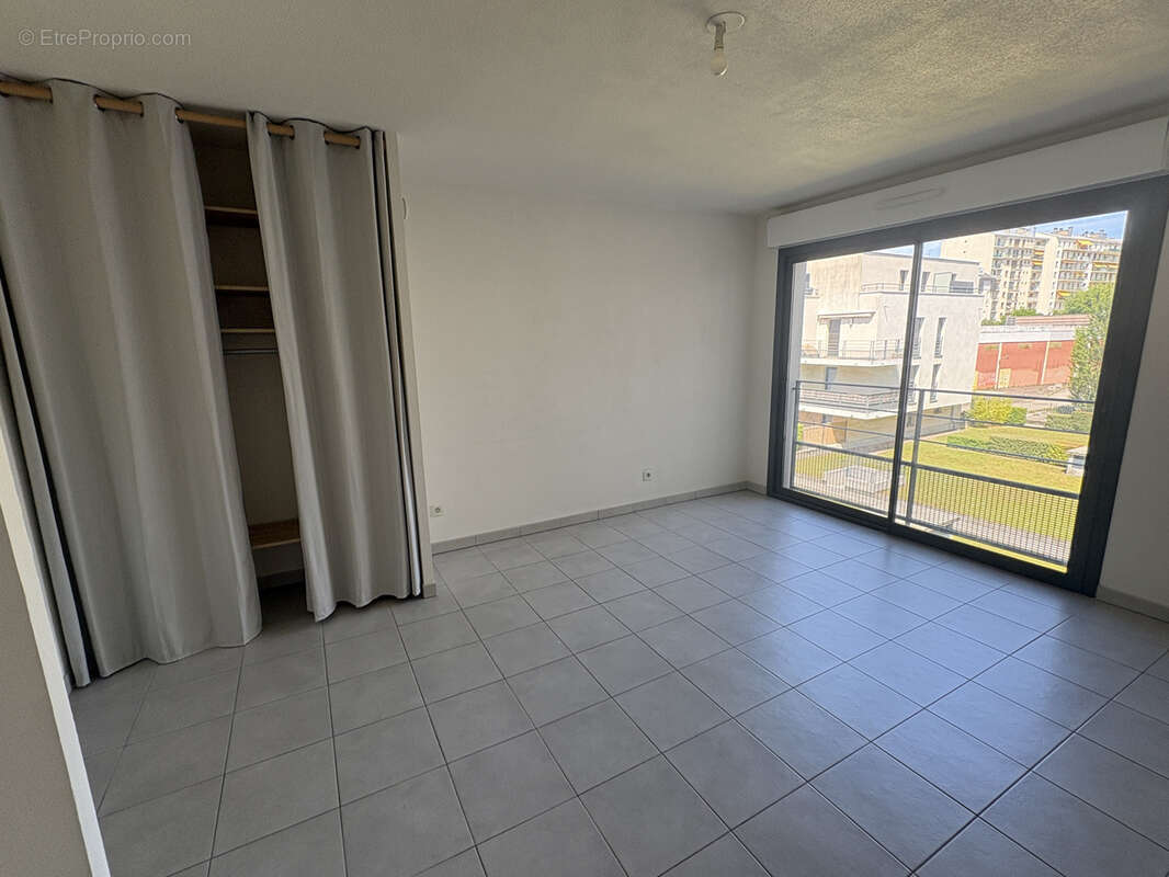 Studio 24 m2 avec place en centre ville - photo 4