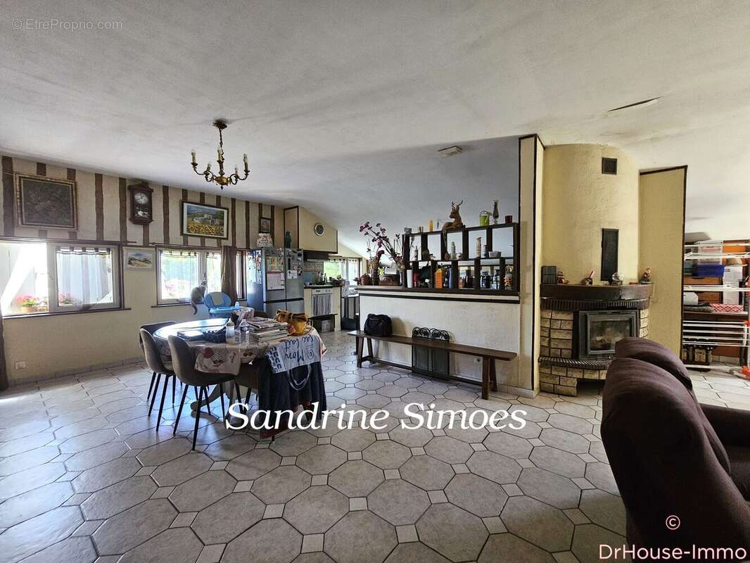 Commerce à MONTMORILLON