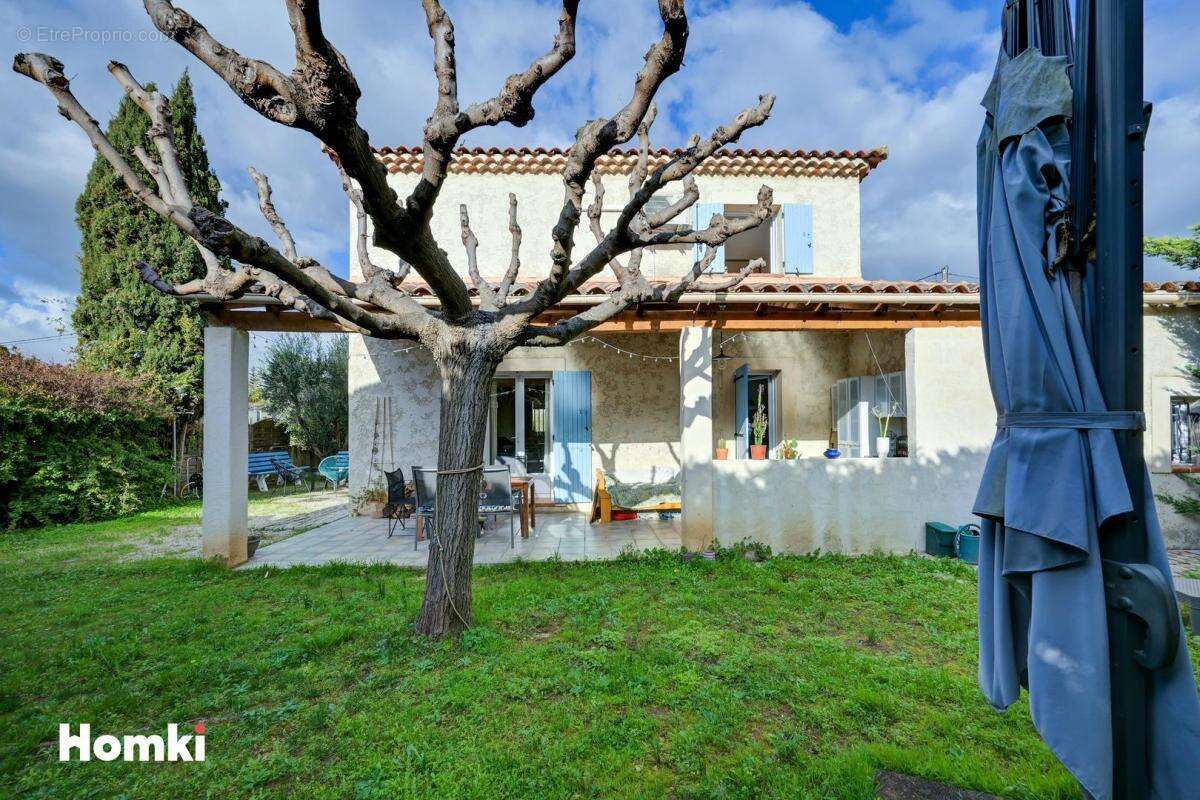 Maison/Villa T5 de 120 m2 à Plan-de-Cuques 13380 - photo 2