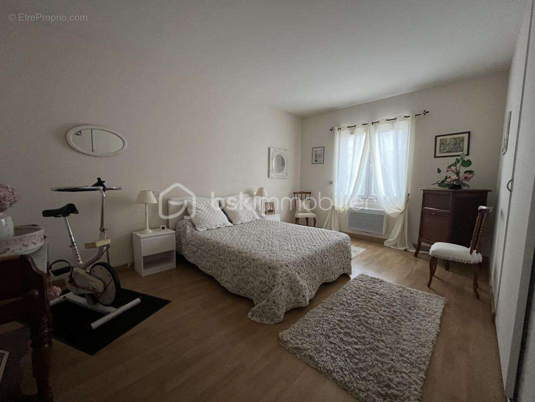 Maison à NEUVIC