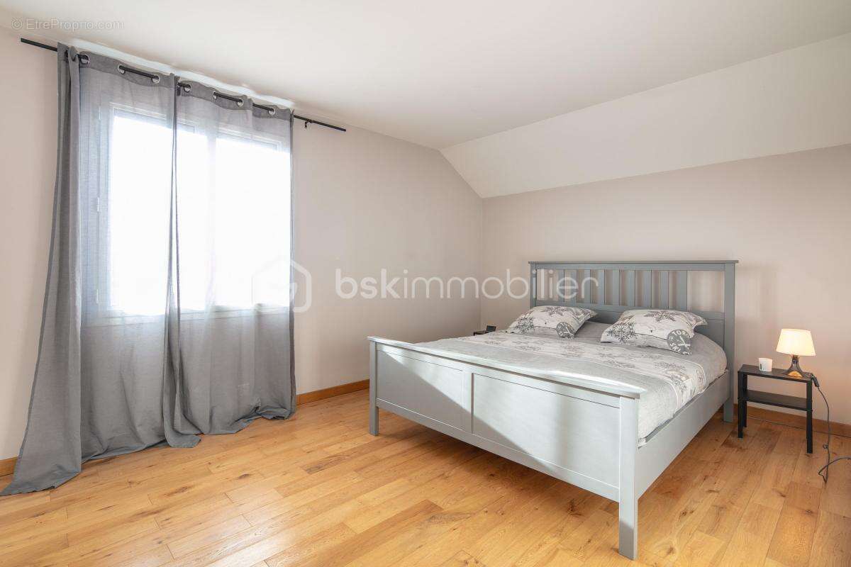 Maison à SAINT-MARTIN-D&#039;HERES