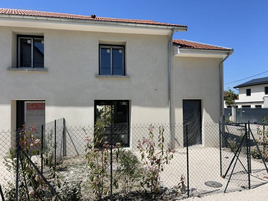 Maison à ECHIROLLES