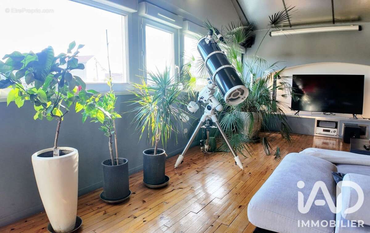 Maison 278 m² à Saint-Ferreol-D'auroure  - photo 8
