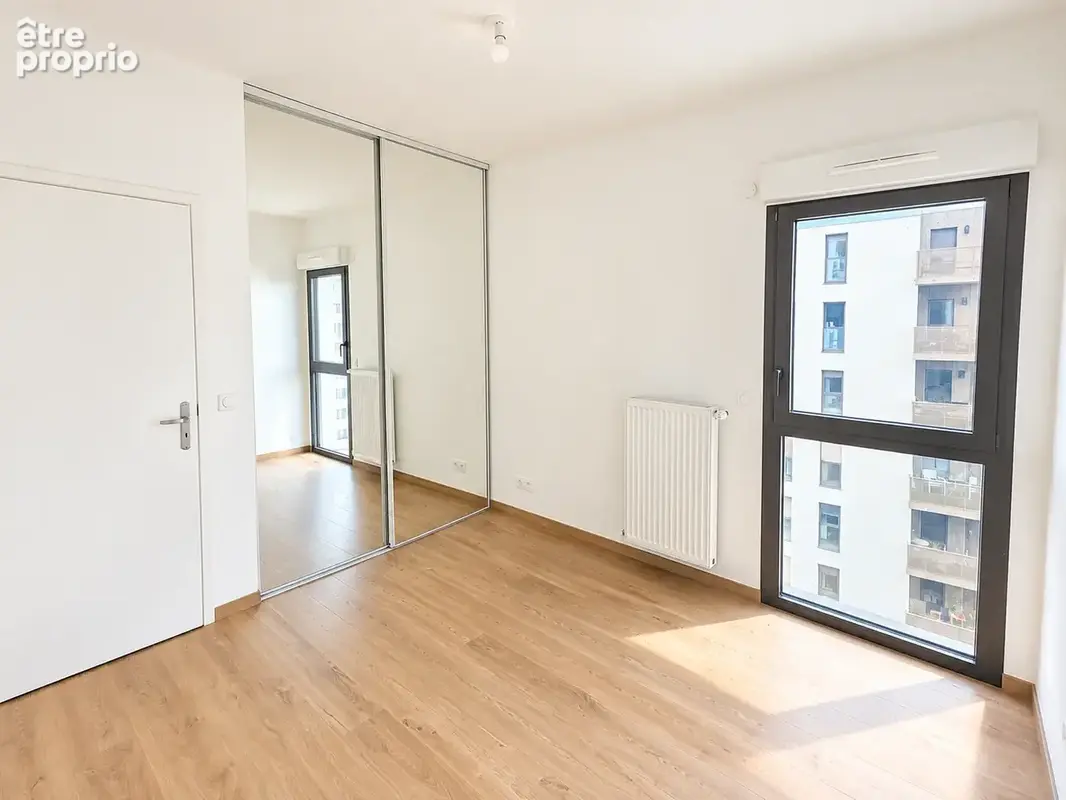 T5 avec 4 chambres, balcon et parking   Étage élevé face au pont Simone-Veil - photo 6