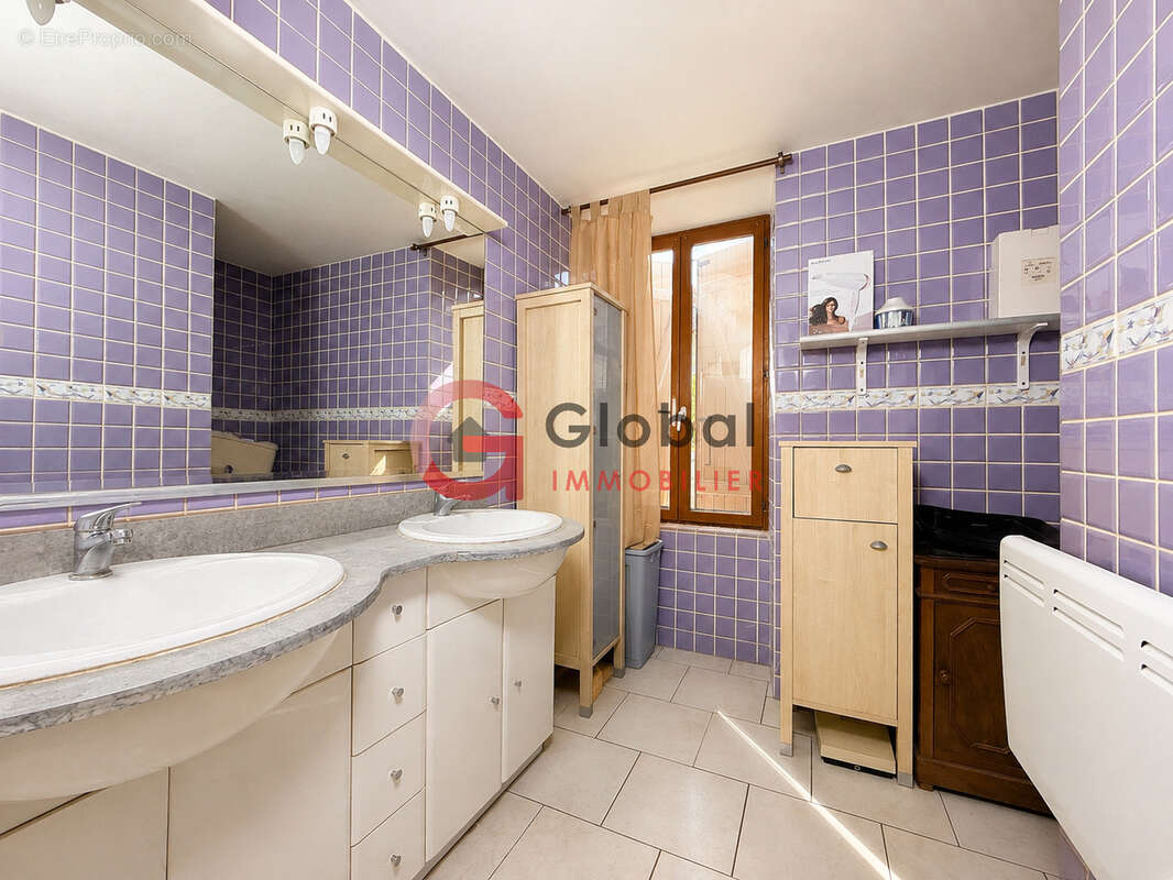 Ensemble immobilier 3 logements à Frontenay-Rohan-Rohan - photo 4