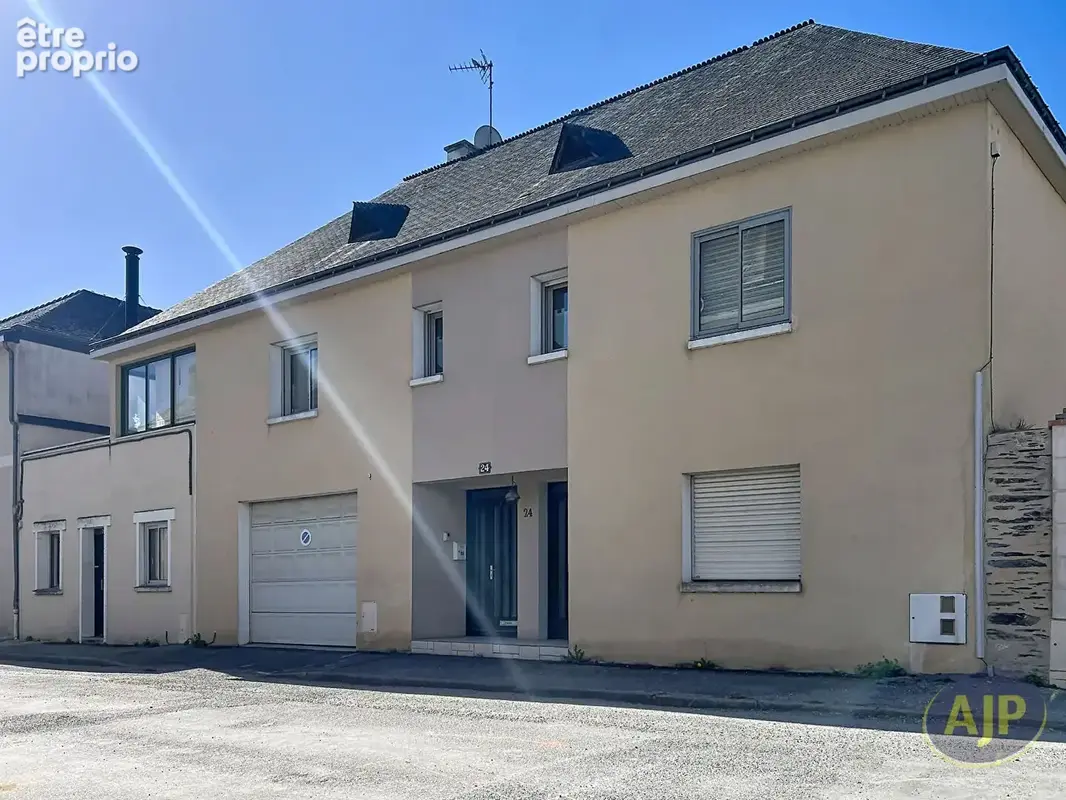 Photo Maison à Segre au prix de 273 000€