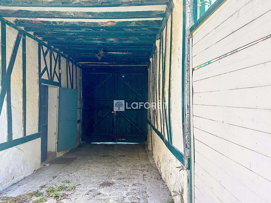 Maison à SAINT-JEAN-LES-DEUX-JUMEAUX