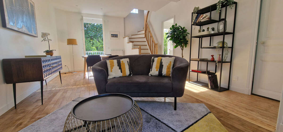 Maison à VIGNEUX-SUR-SEINE