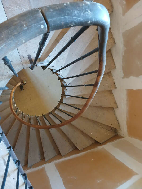 Maison à SAINT-LEGER-DE-FOUGERET