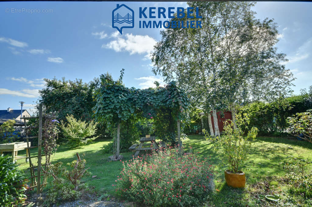 Maison à LOGONNA-DAOULAS