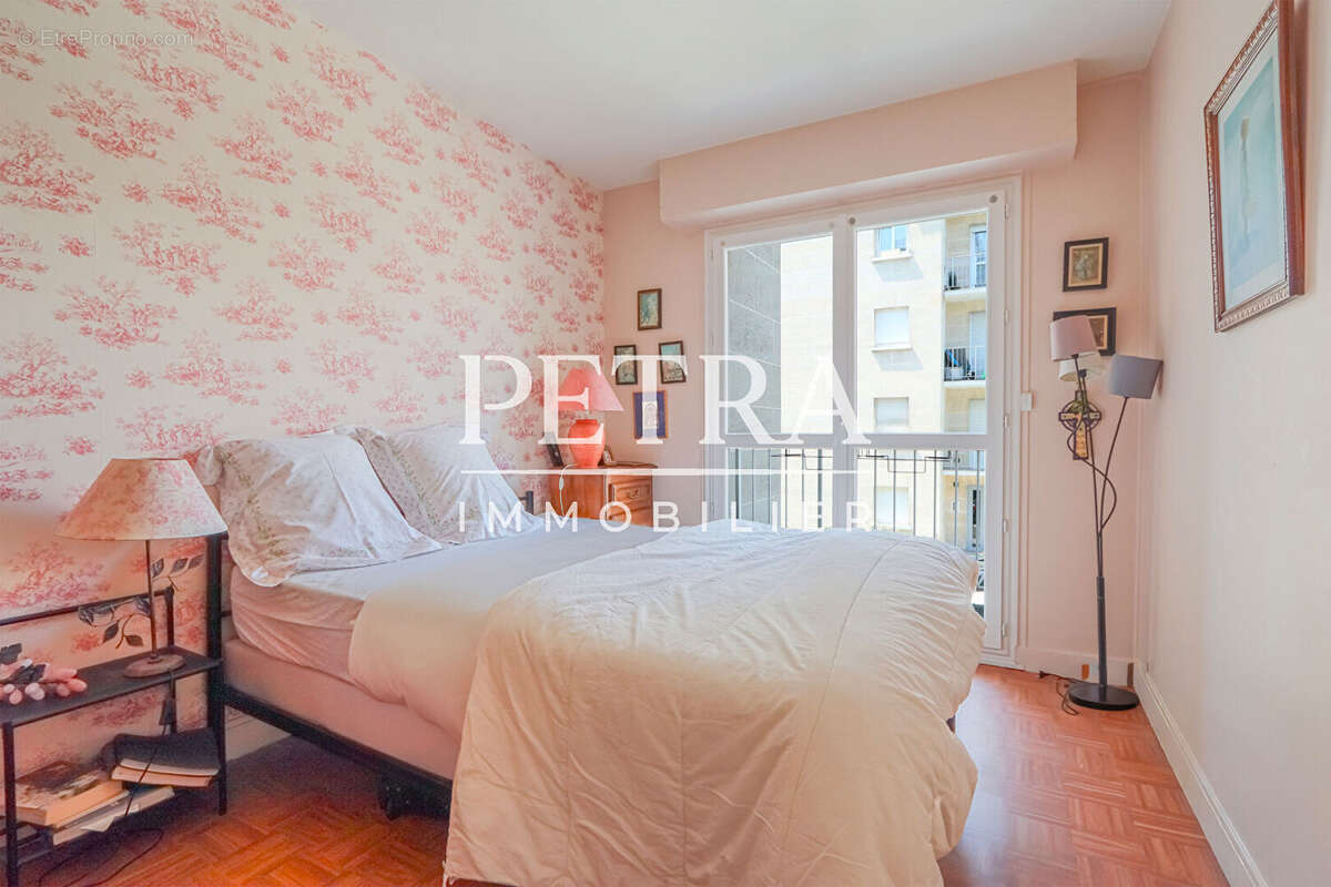 Appartement à L&#039;HAY-LES-ROSES