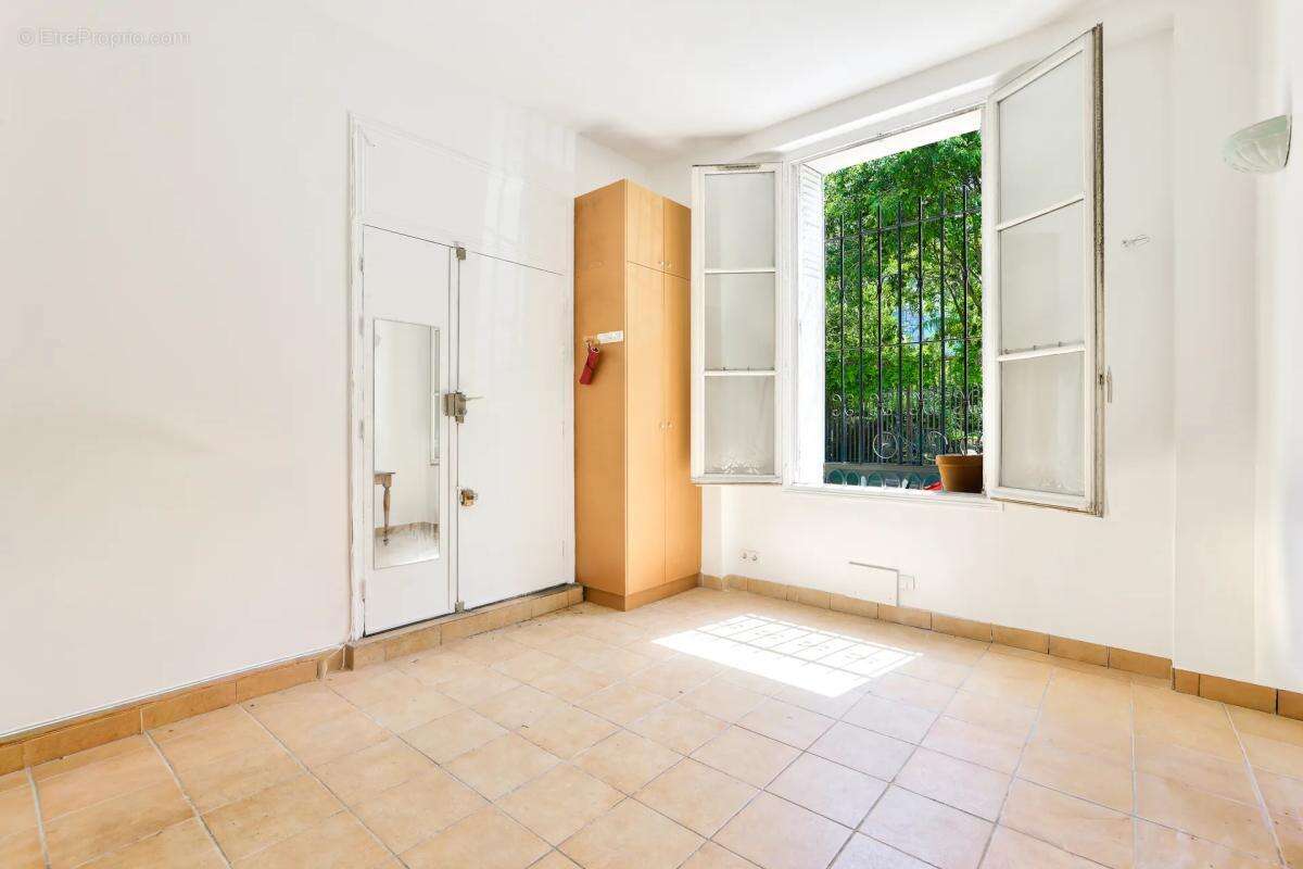 Appartement à PARIS-11E