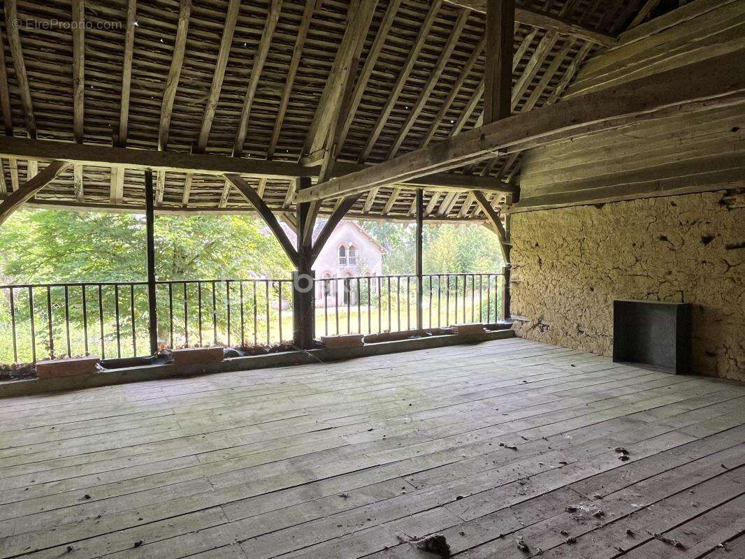 Maison 170m2 avec bâtiment annexe et dépendances sur 1,6 Ha - photo 12