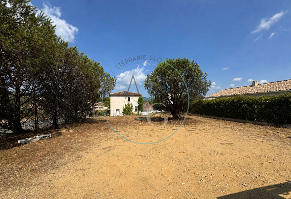 COGOLIN - Terrain constructible de 470 m² - photo 2