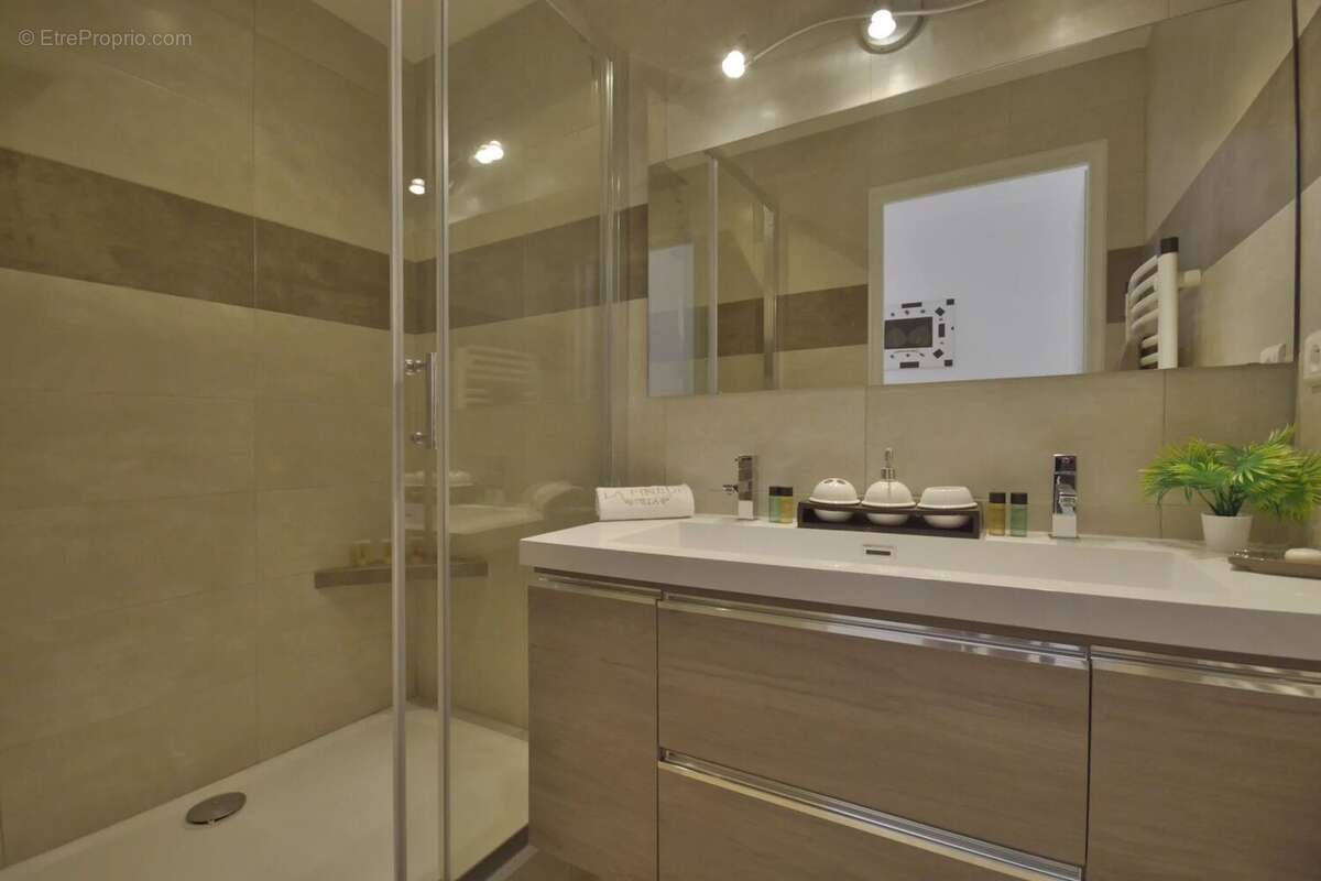 Maison 300 m² à Biot  - photo 41