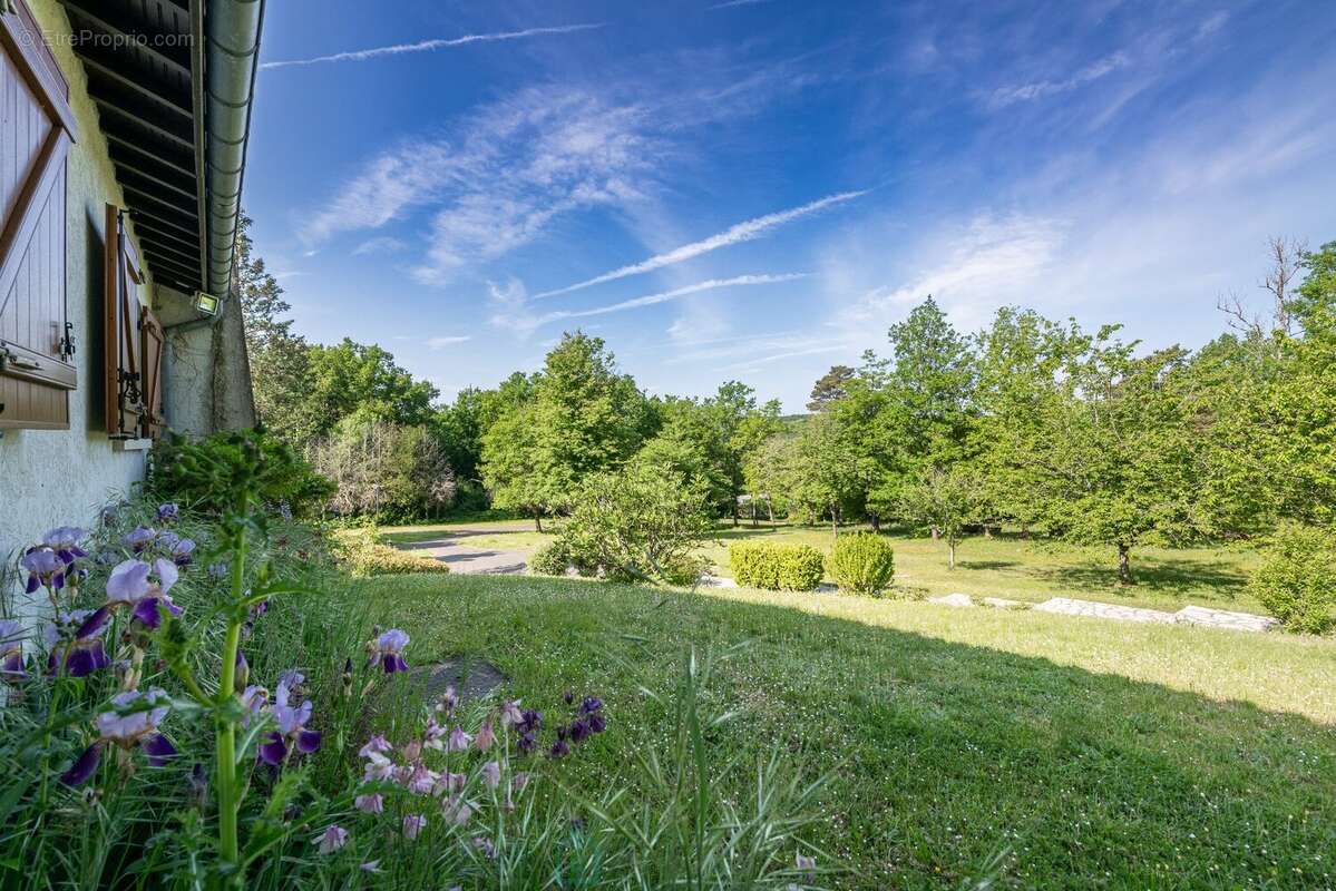 Maison à NANTEAU-SUR-LUNAIN
