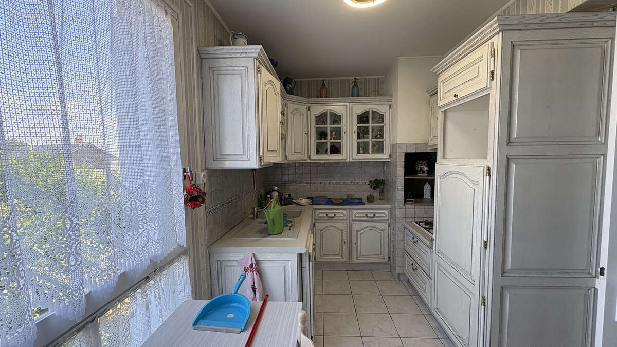 EXCLUSIVITE  appartement T3 avec garage et cave - photo 4