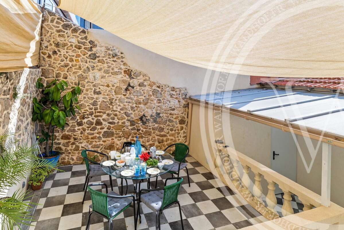 Roquebrune-Cap-Martin - Appartement rare au dernier étage avec vue sur la mer, à quelques minutes de Monaco - photo 21