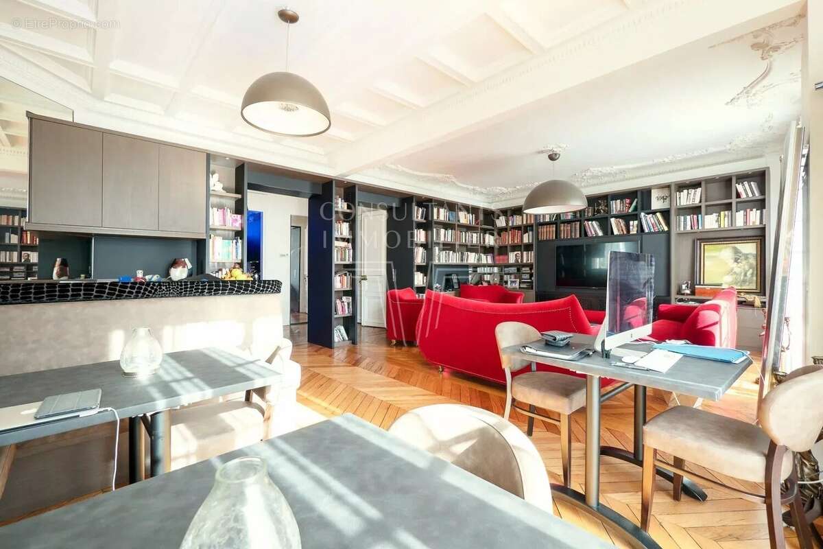 Appartement à NEUILLY-SUR-SEINE