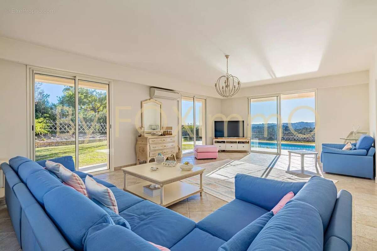 Maison à VILLENEUVE-LOUBET