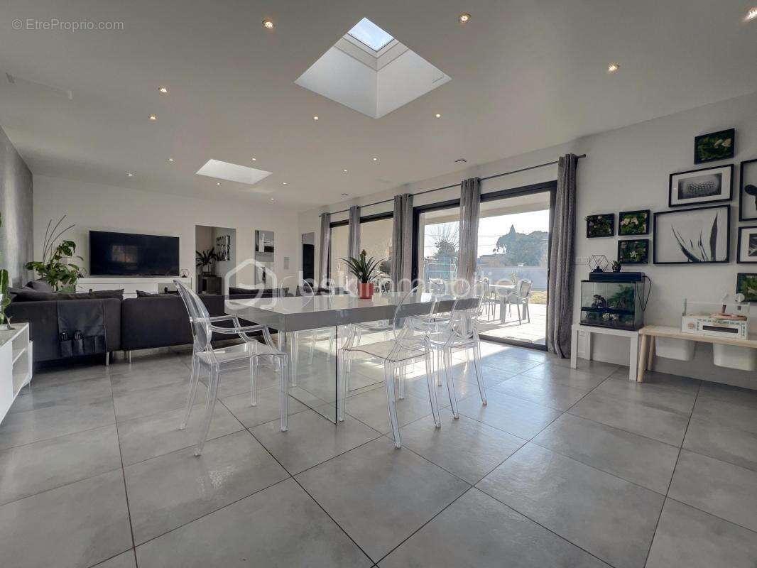 Maison à CAUMONT-SUR-DURANCE