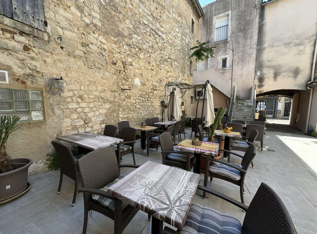 Commerce à SAINT-PAUL-TROIS-CHATEAUX