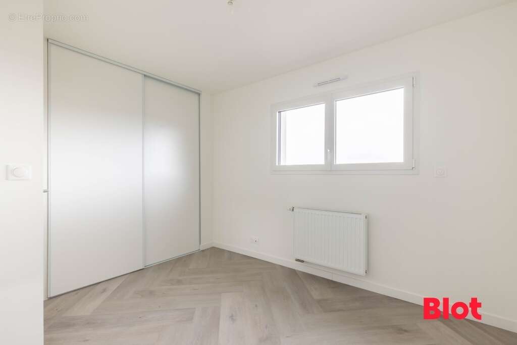 Maison à MONTREUIL-SUR-ILLE