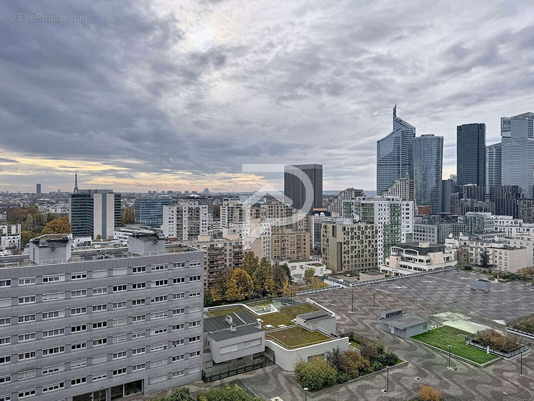 Appartement à COURBEVOIE