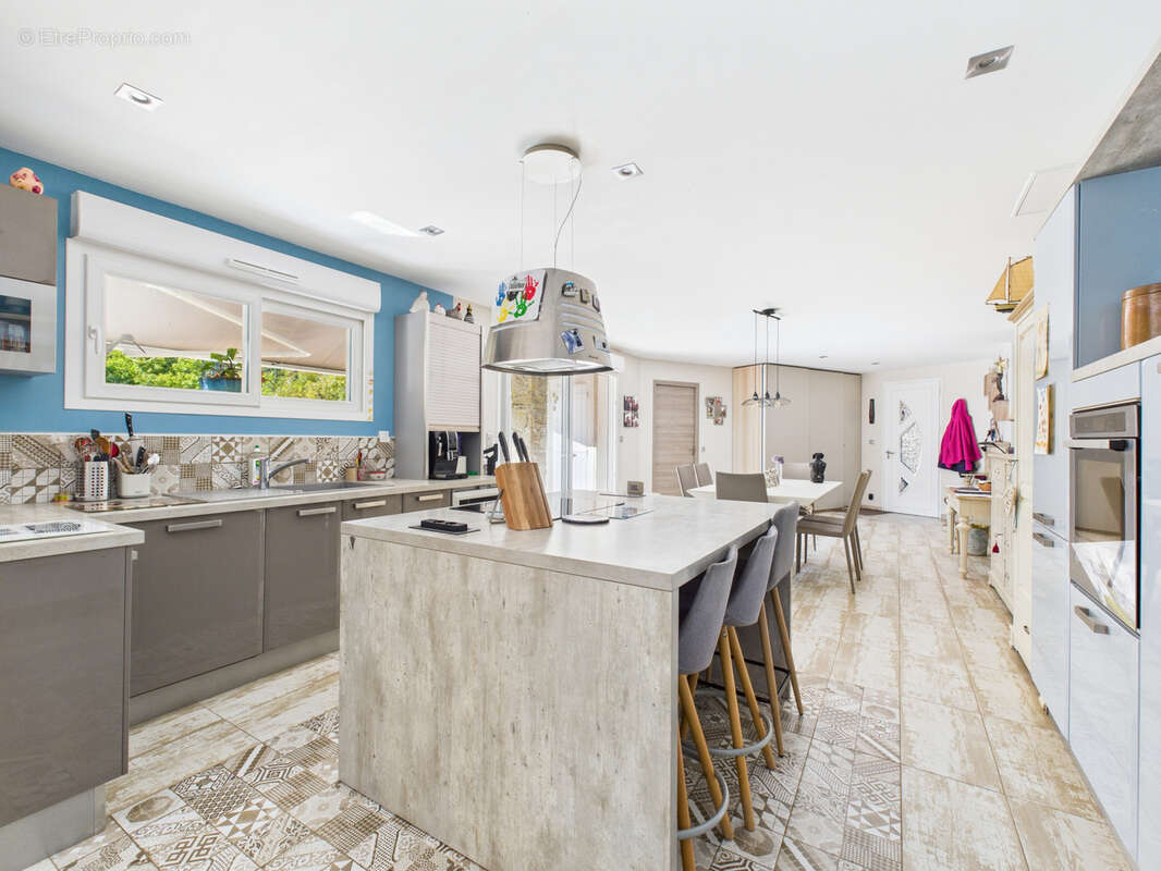 Maison à SOLLIES-TOUCAS