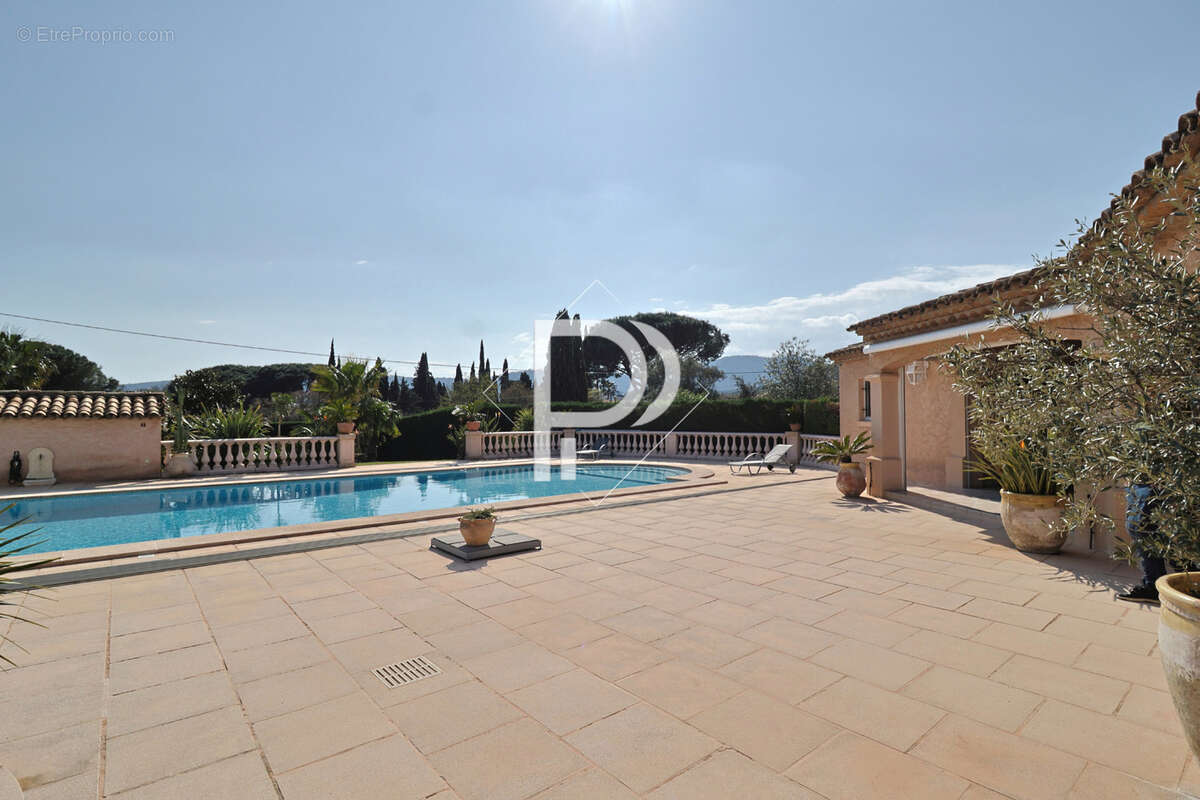 Maison à PLAN-DE-LA-TOUR