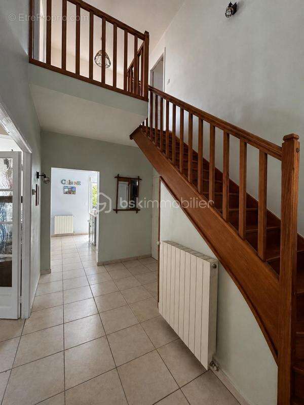 Maison familiale 149 m² - 4 chambres - Suite parentale - Garage 33 m² - DPE B - photo 2