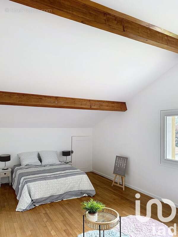 Photo 9 - Maison à SAINT-GENIS-LES-OLLIERES