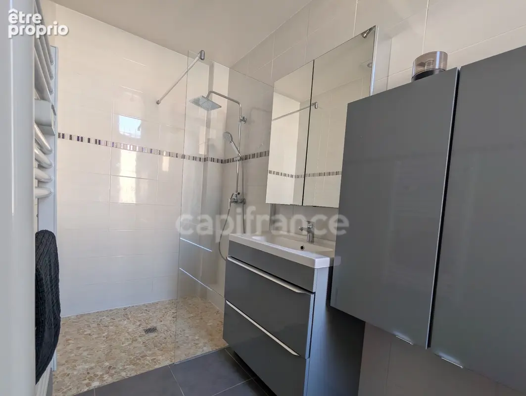RONCE LES BAINS – À quelques pas de la plage – Appartement 7 pièces de 130 m² avec terrasse et balcon - photo 15