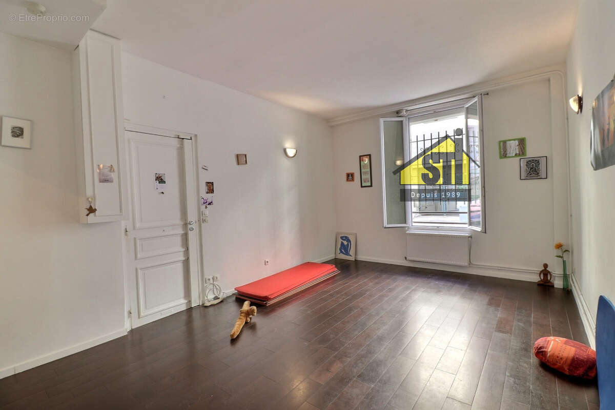 Appartement à PARIS-14E