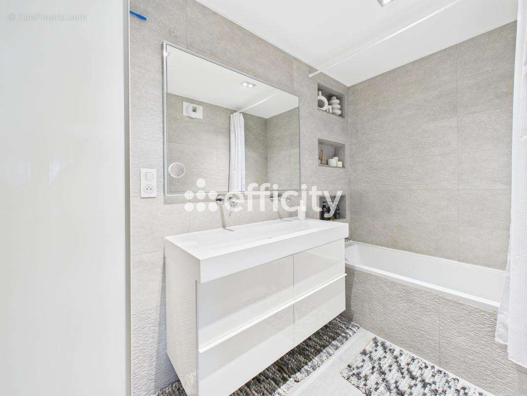 Appartement à RILLIEUX-LA-PAPE