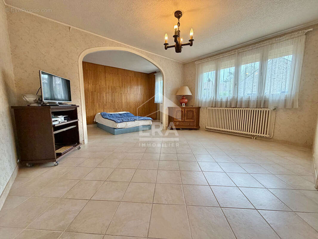 Maison à SAINT-SAUVEUR-SUR-ECOLE