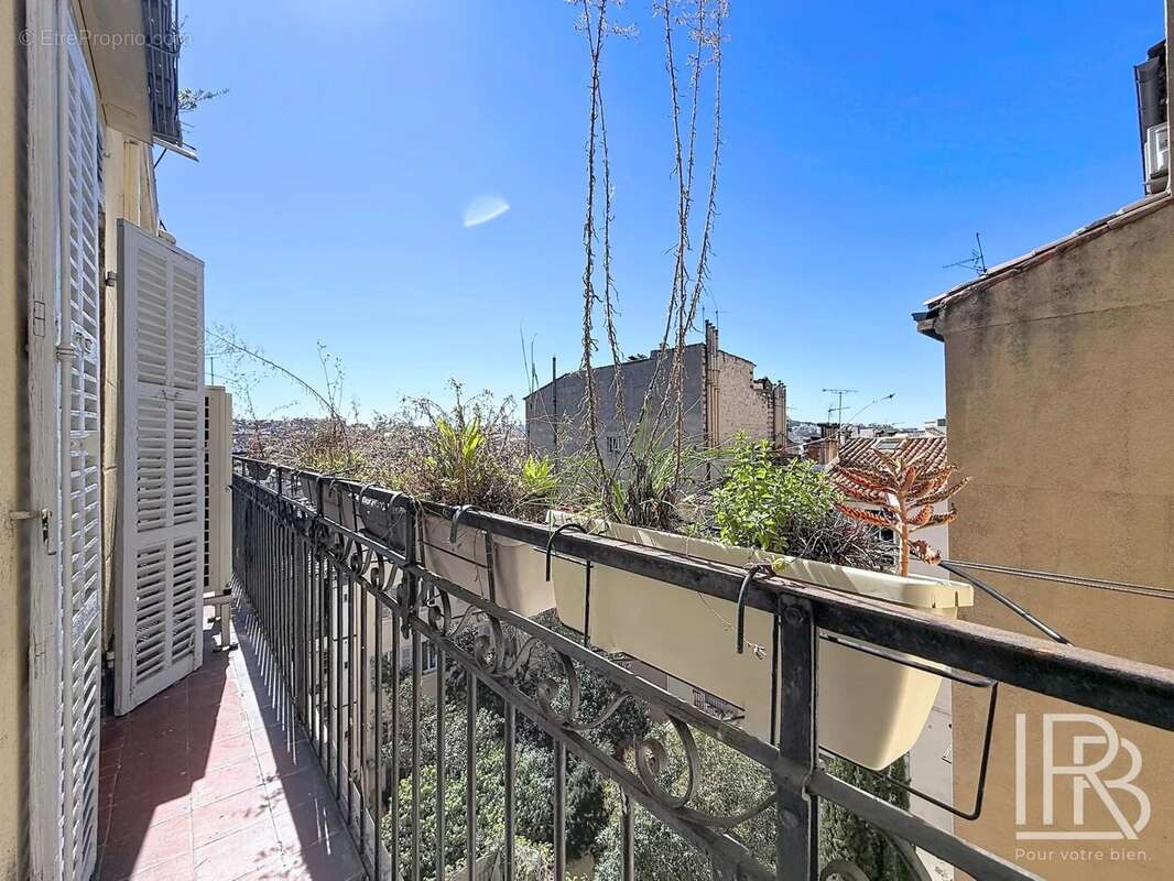 Appartement à MARSEILLE-1E