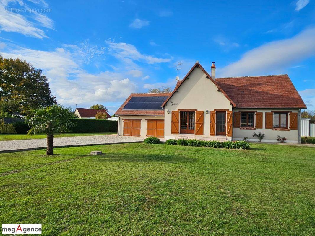 Maison à GIEVRES