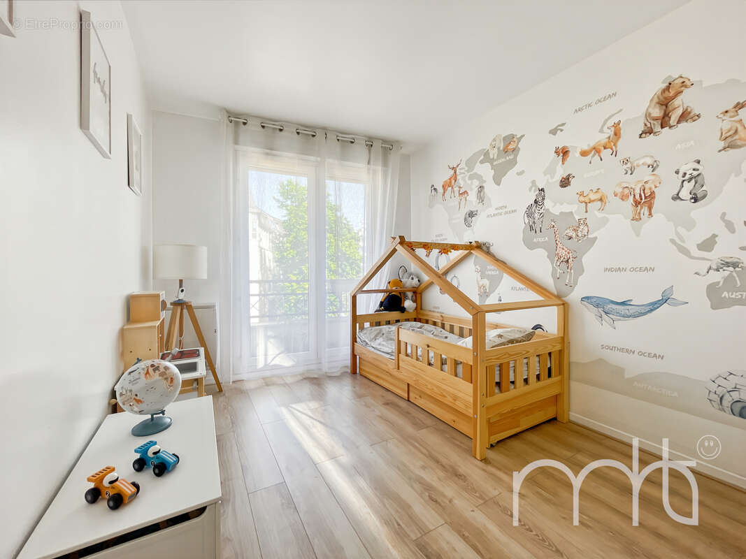 Appartement à LA GARENNE-COLOMBES